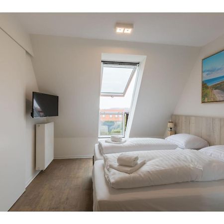 Luxurious Studio For 2 People A 1 Minute Walk From The Beach Of Zoutelande Bagian luar foto