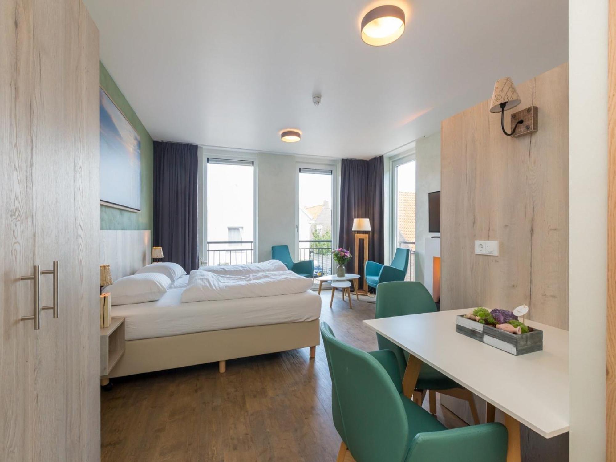Luxurious Studio For 2 People A 1 Minute Walk From The Beach Of Zoutelande Bagian luar foto