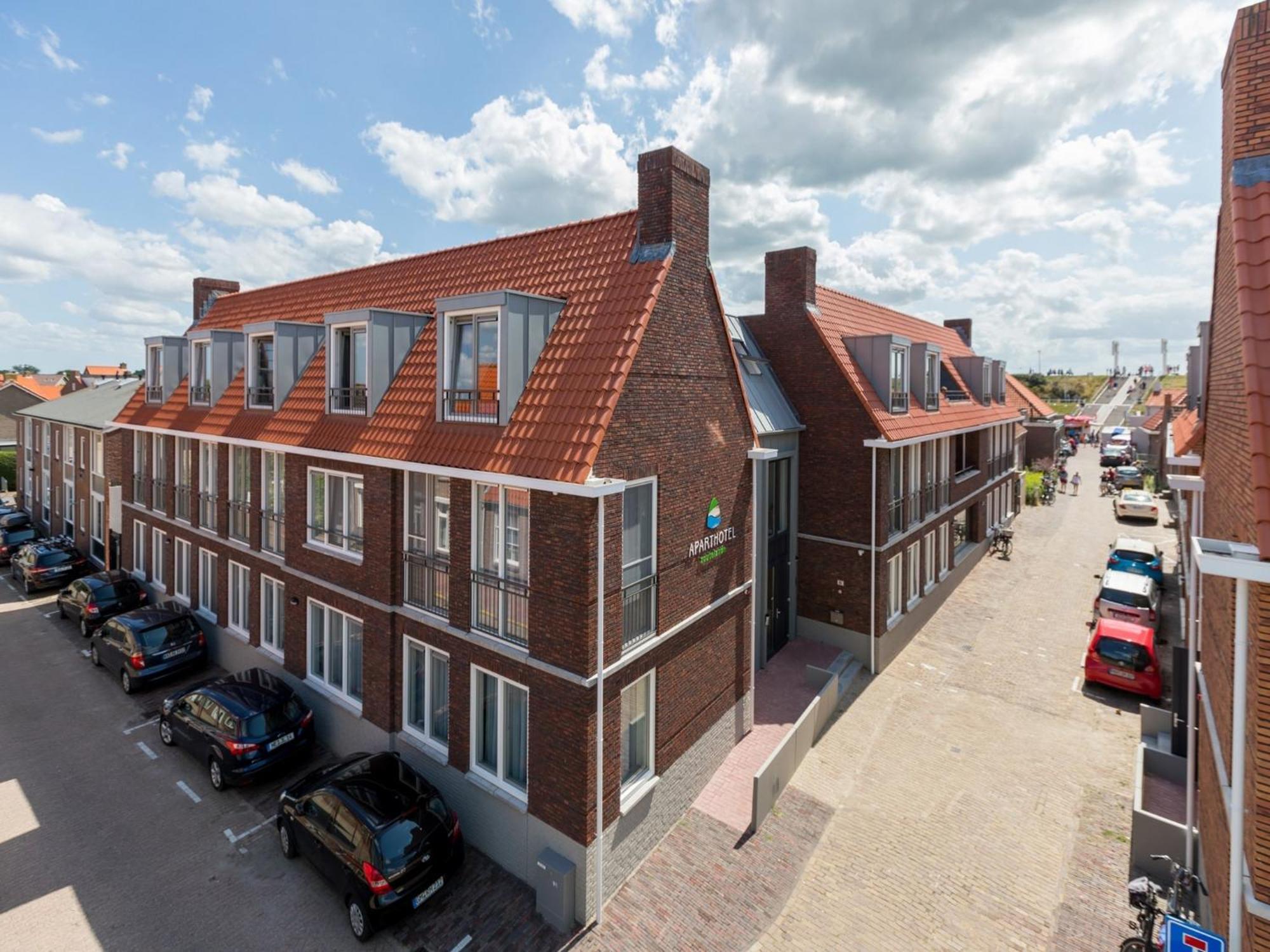 Luxurious Studio For 2 People A 1 Minute Walk From The Beach Of Zoutelande Bagian luar foto